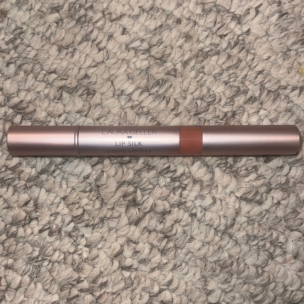 BRAND NEW Laura Geller Lip Silk Liquid Lipstick (French Kiss)